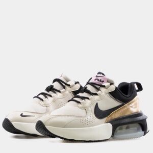 Nike Air Max Cream Gold Lace Up Verona Sneakers